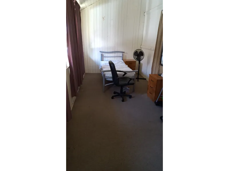 SINGLE ROOM IN FEMALE ONLY SHARE HOUSE - ALL UTILITIES INCLUDED