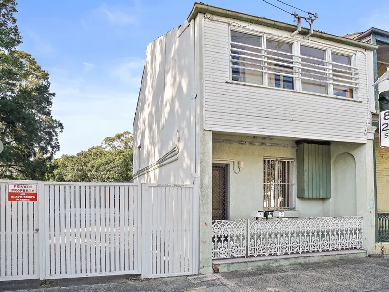 10 Metre Frontage on the Park