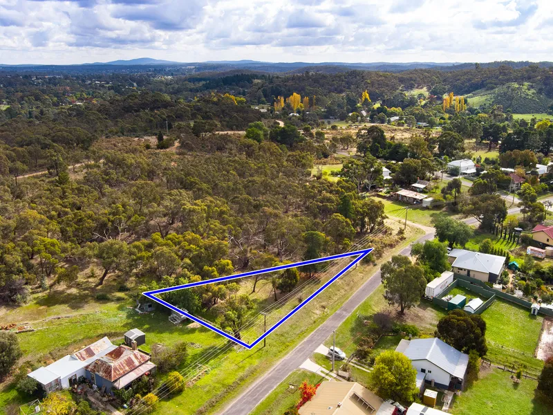 CHEWTON POSITION - 739m2 OF SPACE WITH PICTURESQUE OUTLOOK