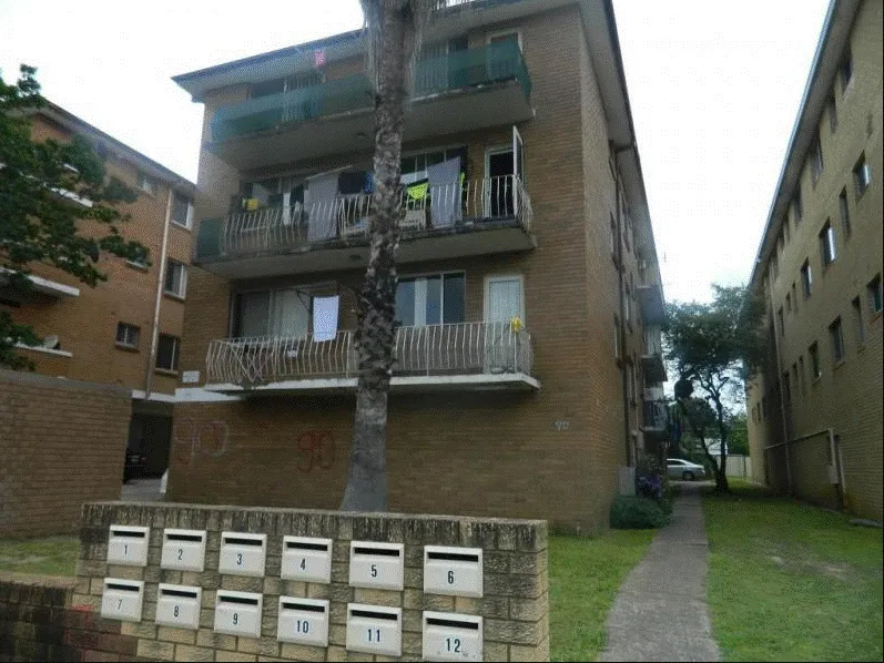 2BED UNIT - CLOSE TO TOWN
