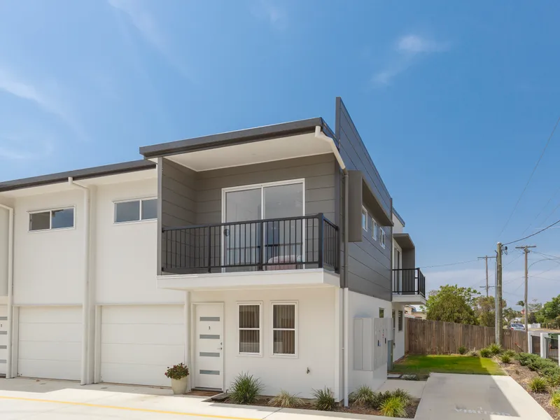 DEVELOPER WANTS THESE SOLD TODAY!!FREE with each town house now will receive a $5,000 furniture package from Harvey Norman 