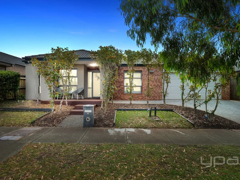 AN IMMACULATE HOME IN THE FINEST ESTATE