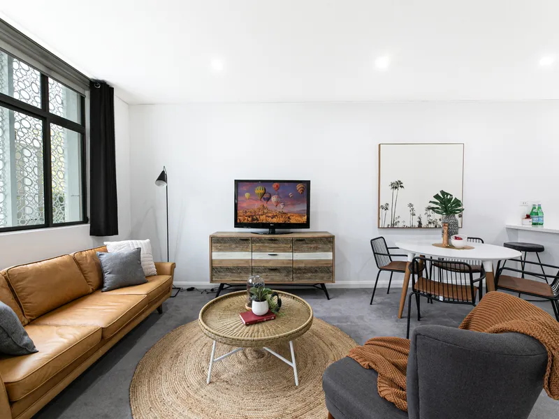 Buy here! Next to the future Waterloo Metro ! A property investment can not be missed.