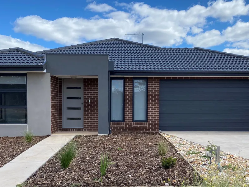 BRAND NEW FAMILY HOME IN VIEW POINT ESTATE