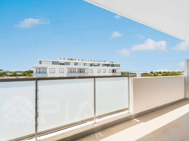 Stunning 2 Bedrooms Apartment For Rent!