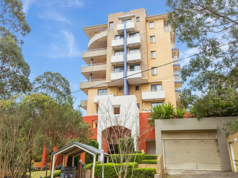 One Bedroom (+) Study Apartment in Chatswood ...