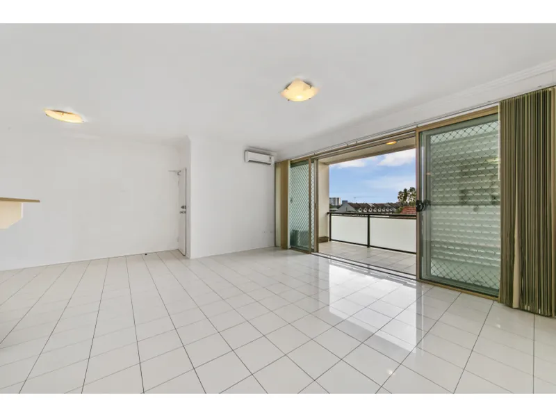 Modern 2 Bedroom Apartment!!!
