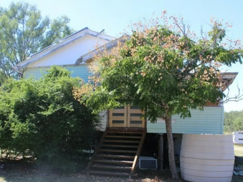 6 B/R Home on An Acre Block