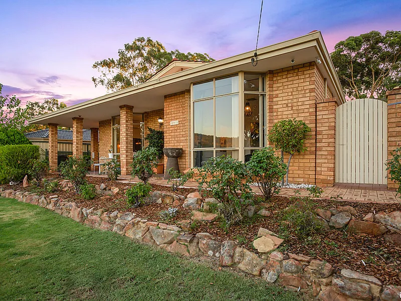 A BEAUTIFUL HOME IN A MAGNIFICENT LOCATION