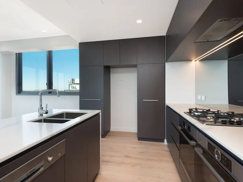 Luxury 2 Bedroom Apartment With Parking