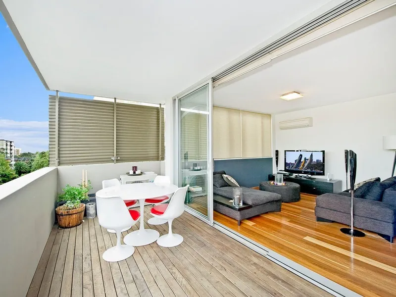 Contemporary 2 Bedroom with Parking & District Views