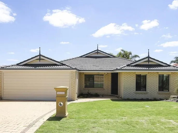 Modern home - this one is not to be missed!