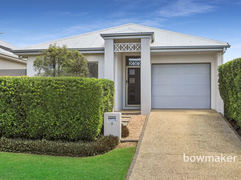 Big Kitchen, Two Large Living Rooms!