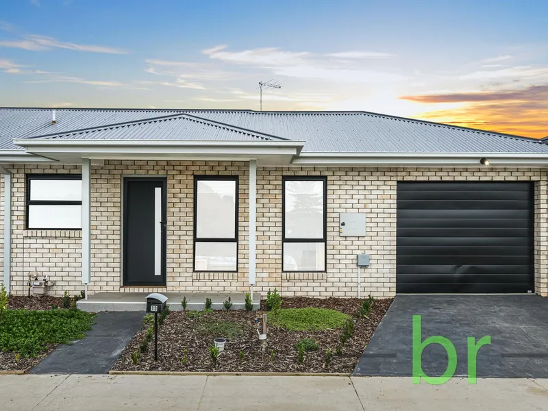 AS NEW 2 BED TOWNHOUSE IN NEW ESTATE