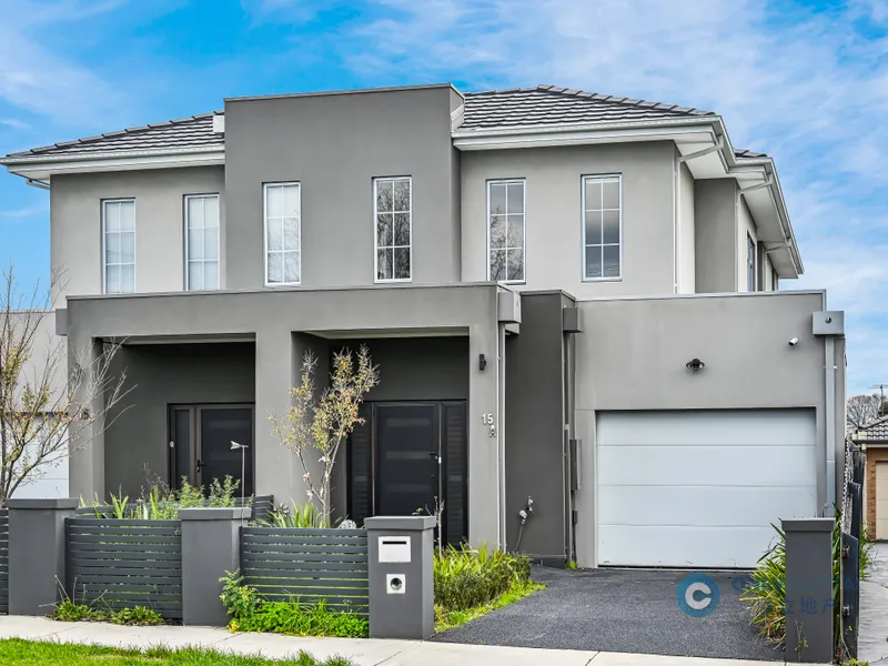 Modern style Open Space New Town House  with unrivalled convenience