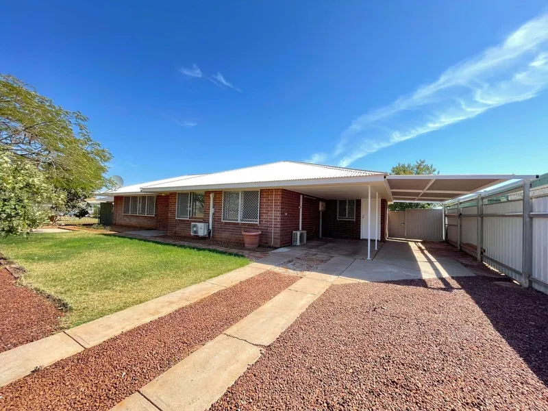 BEAUTIFUL 3X1 FAMILY HOME IN BULGARRA!