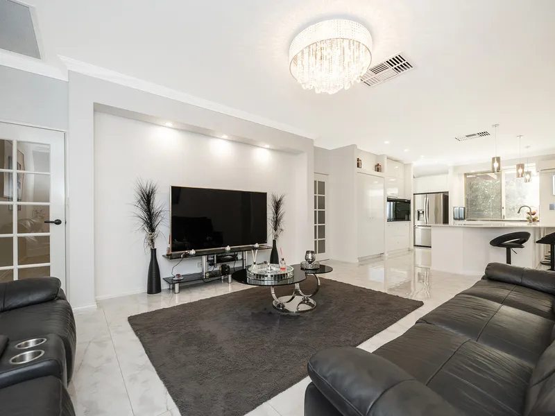 EXECUTIVE RESIDENCE AT ITS FINEST! HOME OPEN SUNDAY 27TH MARCH 1.00PM - 1.30PM!