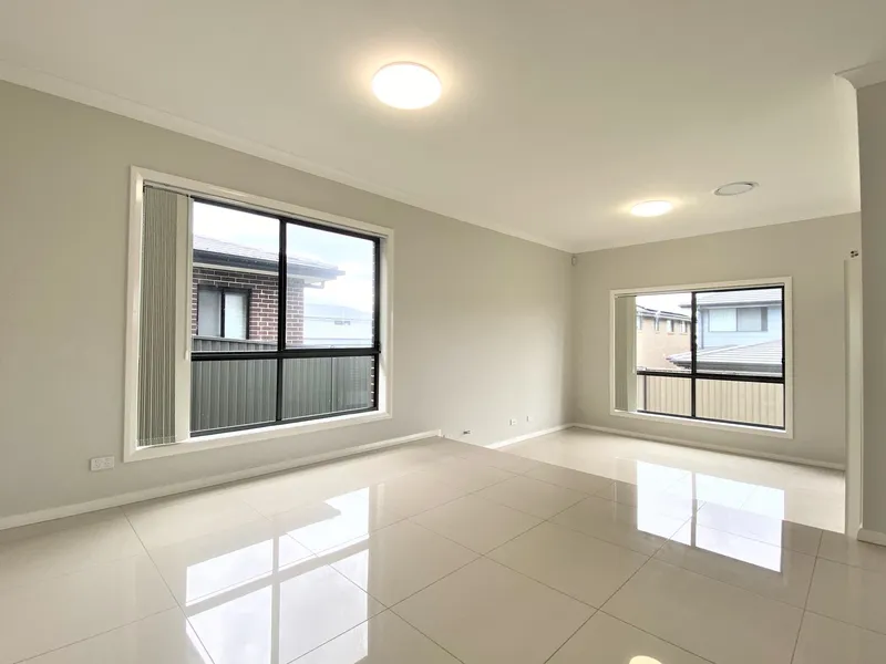Near New Life-style Home for Rent in Rouse Hill!