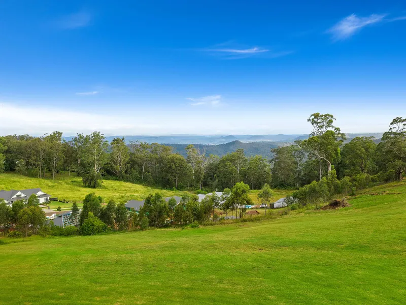 3800m2 with Escarpment Views!