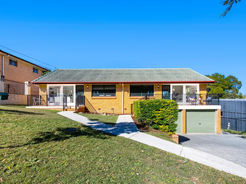 Light filled and quiet location - ready for new tenants!