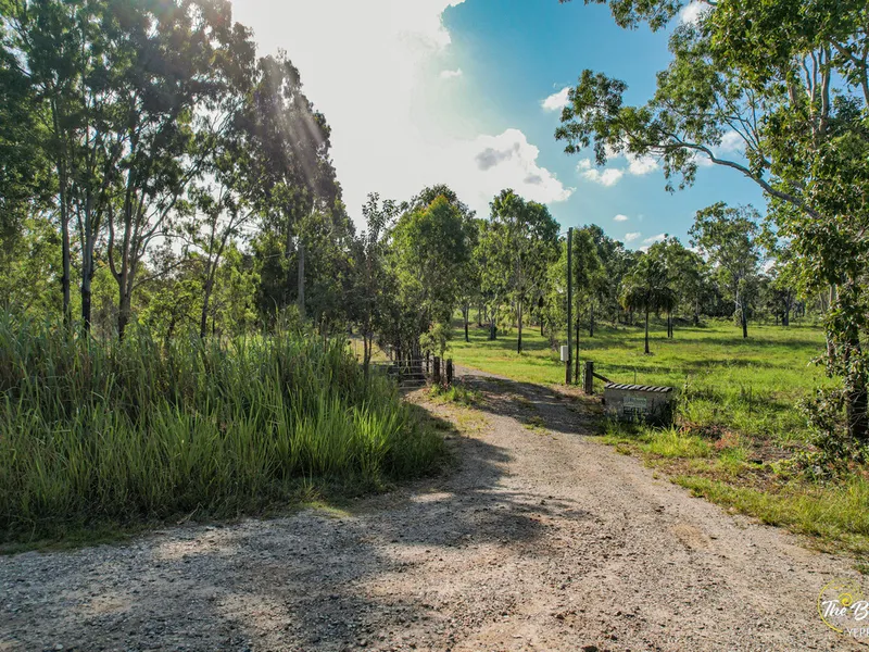 100 Acres With Weekender - 10 mins from the Beach!