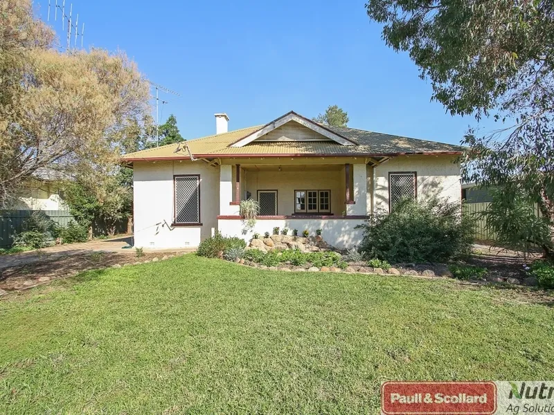 LARGE REFURBISHED FAMILY HOME