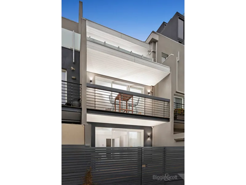 EXECUTIVE LIVING AT ITS FINEST….