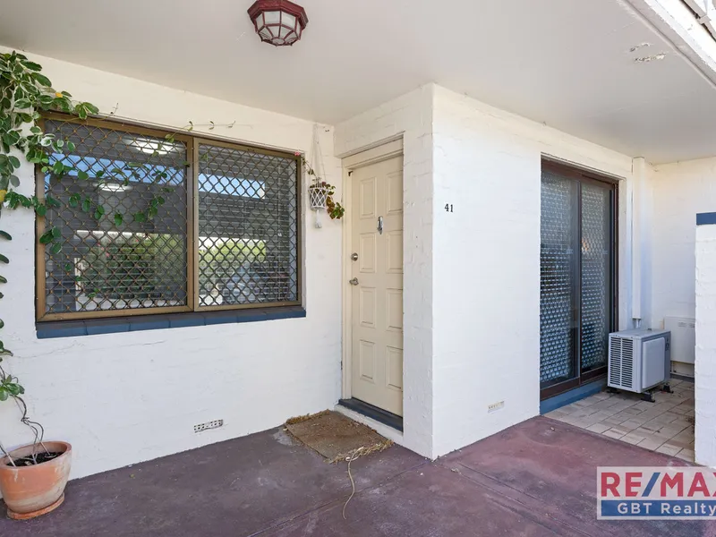 ....and a pool, just in time for this hot Perth weather..