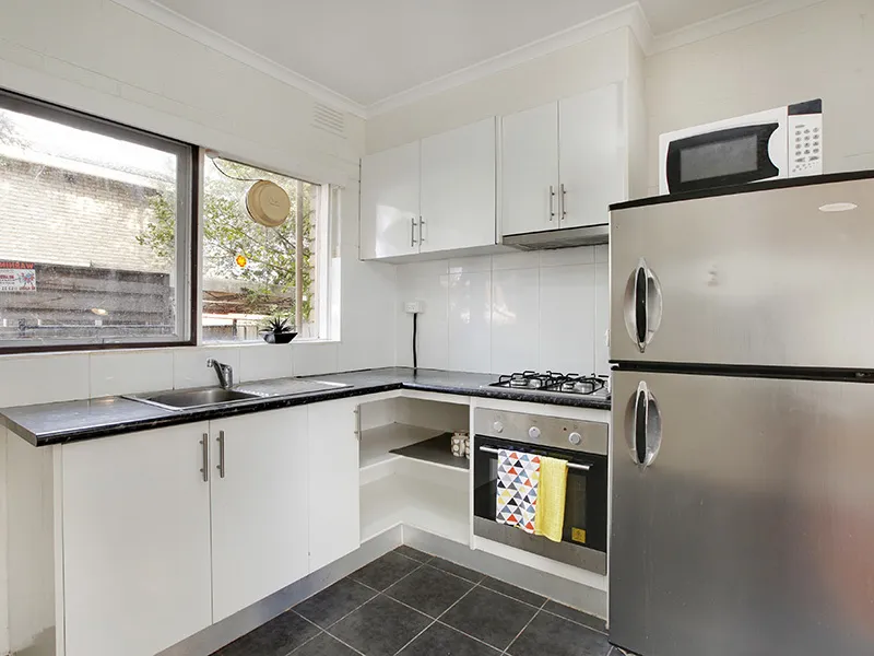 Semi-furnished townhouse - Monash University living   Price Reduced with Minimum 6 Month Lease Agreement Accepted