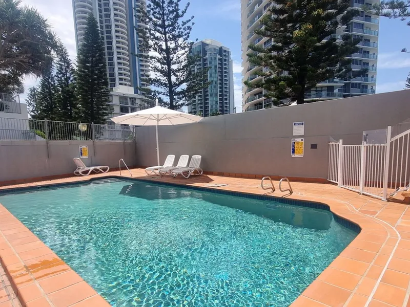 Surfers Paradise - Walk to the Beach - Furnished 2 bed 2 bath Apartment