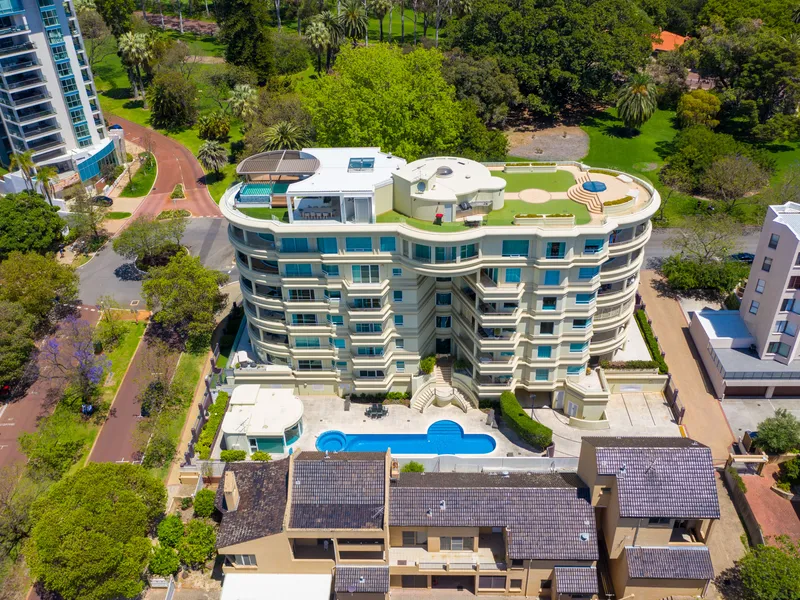 UNDER OFFER - STUNNING RENOVATION AT A STUNNING PRICE