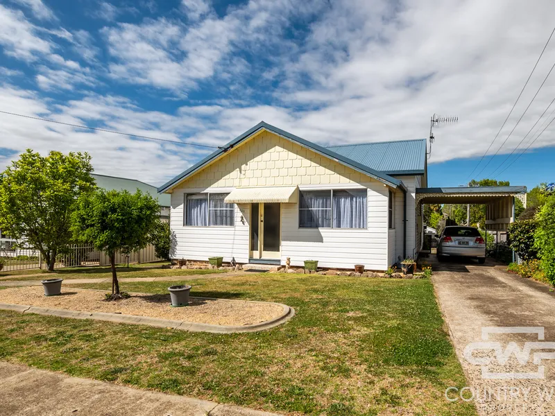 A Charming 2-Bedroom, 2-Living Room, Residence