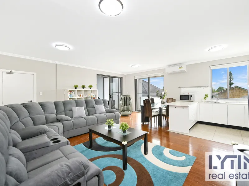 Boutique, modern and spacious apartment simply move right in