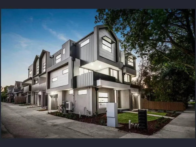 Modern Elegance at 15 Kintore Crescent: A Luxurious Three-Level Home in Box Hill