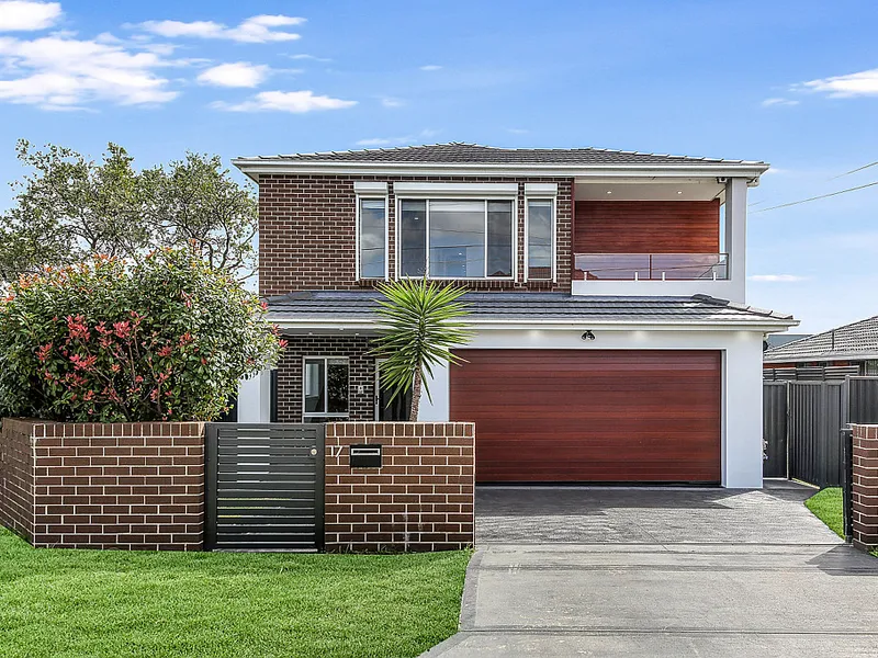 Stunning And Stylish Entertainer That Looks And Feels More Like A Free Standing House