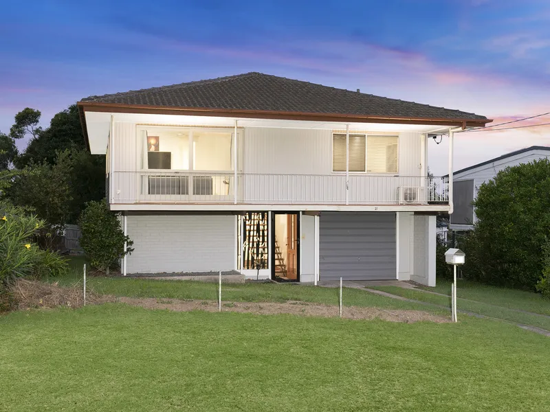 Immaculate Highset on Level & Elevated 615m2, Just Metres to Parkland!