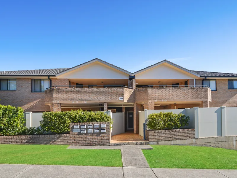 Top floor apartment in secure complex