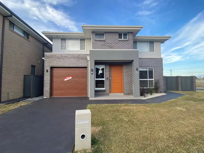 Brand New 5 Bedroom House in Marsden Park for Lease!