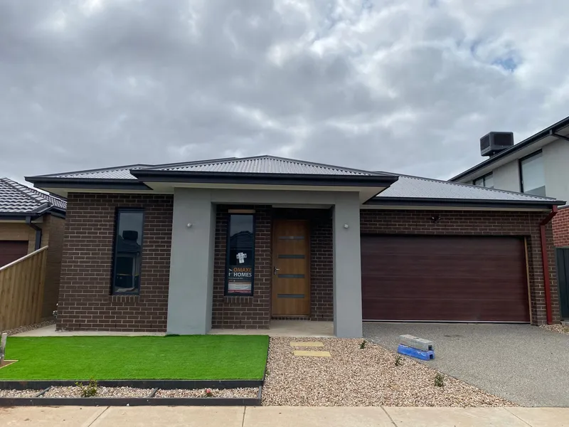 Nest or Invest in Premium Suburb - DEANSIDE !!!