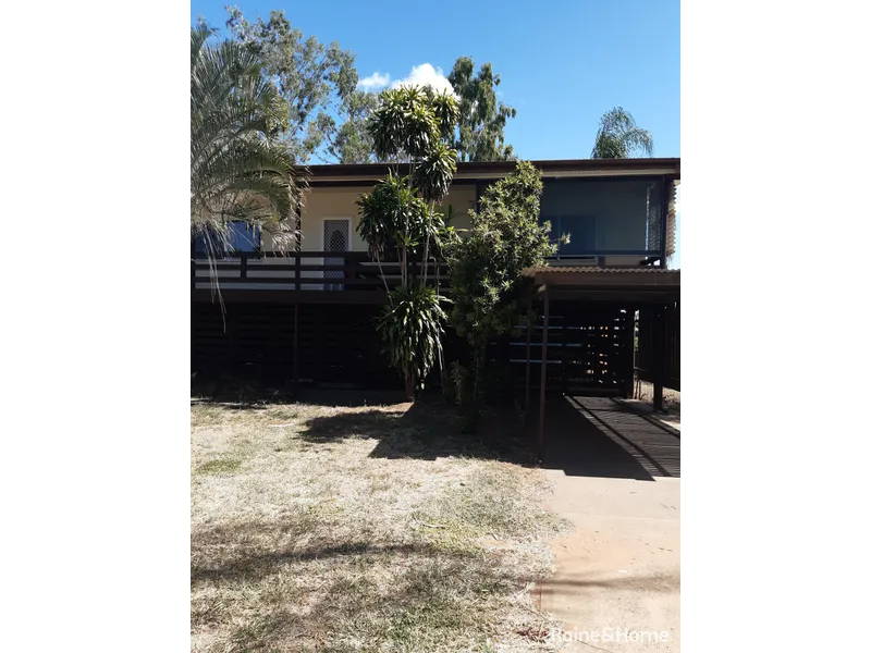 4 Bedrooms on a large block with Airconditioning.