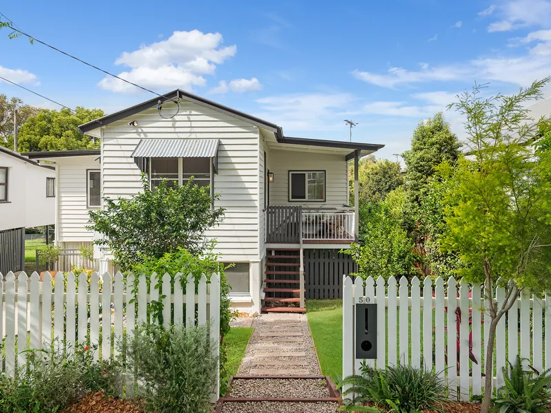 Quintessential Character With Vintage Chic Flair