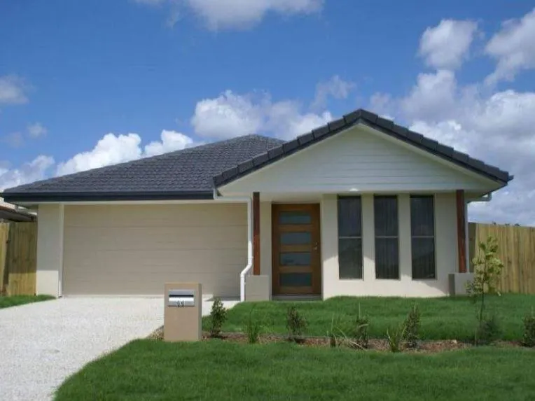 An immaculate airconditioned family home close to everything. Pet Friendly.