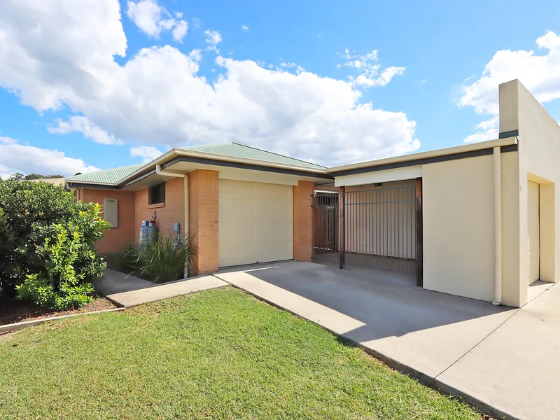 ROOMY DUPLEX WITH GREAT VIEWS!