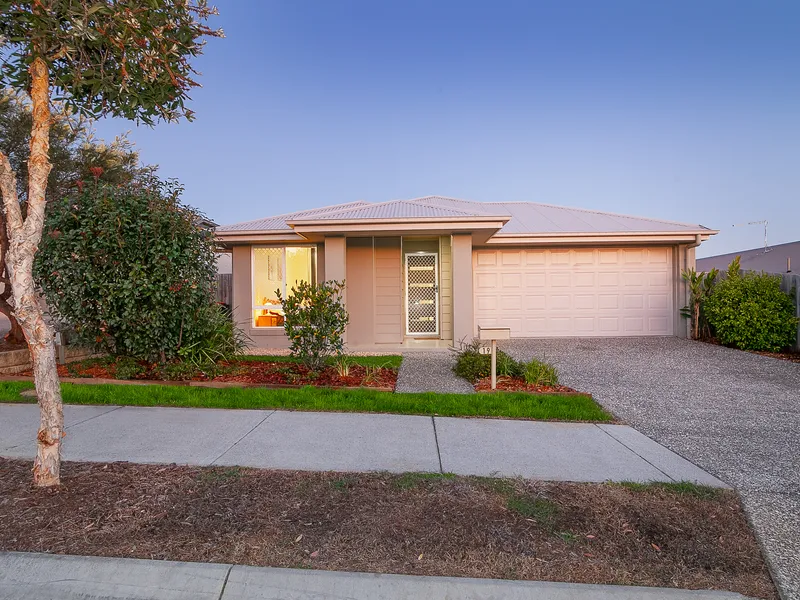 MODERN FAMILY LIVING! 