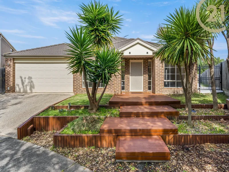 SPACIOUS HOME IN A QUIET COURT POSITION!