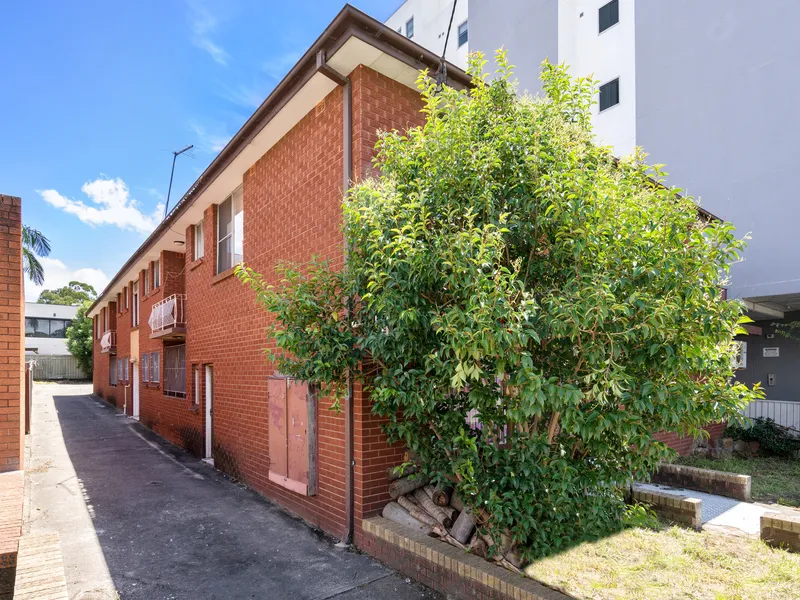 AUCTION POSTPONED - DEVELOPMENT SITE - B4 ZONING - 765SQM - WITH DA APPROVAL FOR 36 APARTMENTS AND 1 COMMERCIAL SHOP 