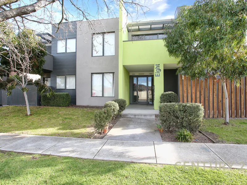 Beautifully maintained two bedroom apartment! 