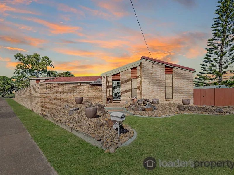 SOLD BY MICHAEL LOADER YOUR LOCAL #1 TOP SELLING AGENT ( ABOVE ASKING PRICE IN 72 HOURS)