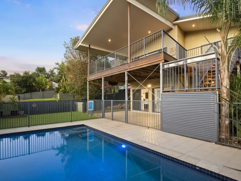 A PRIVATE OASIS WITH PANORAMIC MOUNTAIN VIEWS AND DUAL LIVING POTENTIAL