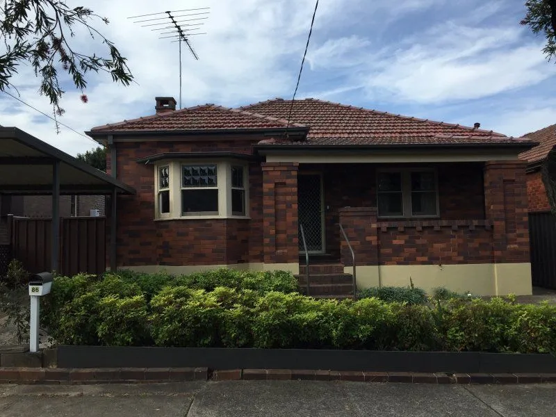 3 Bedroom Home In A Quiet Sought After Street